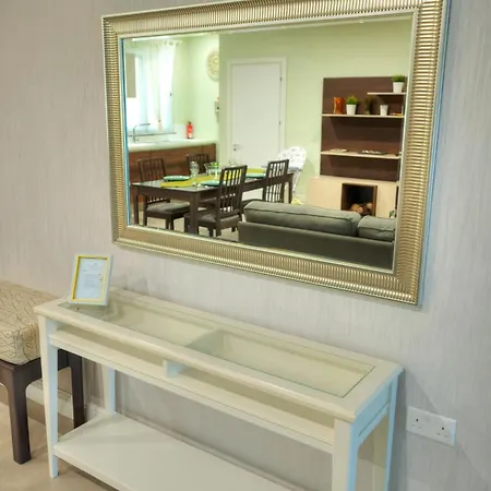 Appartement Spacious & Elegant 3 Bedroom With Yard Agre1-1