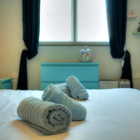 Appartement Spacious & Elegant 3 Bedroom With Yard Agre1-1