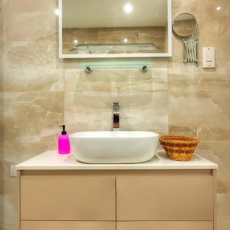 Spacious & Elegant 3 Bedroom With Yard Agre1-1