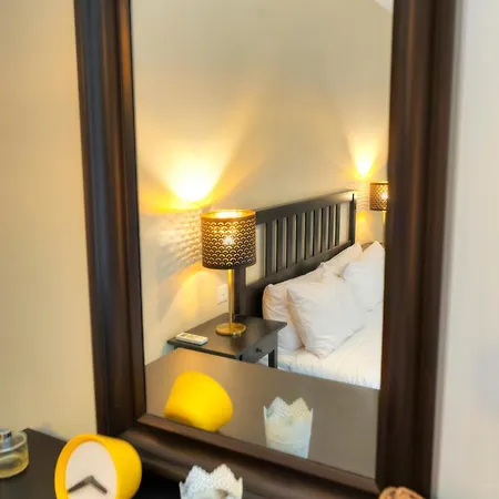 Spacious & Elegant 3 Bedroom With Yard Agre1-1 Apartmán *
