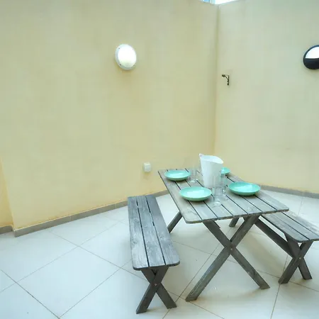 Spacious & Elegant 3 Bedroom With Yard Agre1-1 Lägenhet Sliema